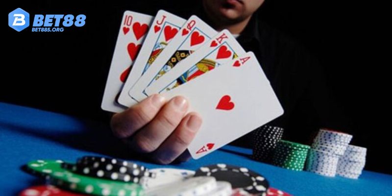 Tổng quát luật chơi Poker cơ bản cho người mới